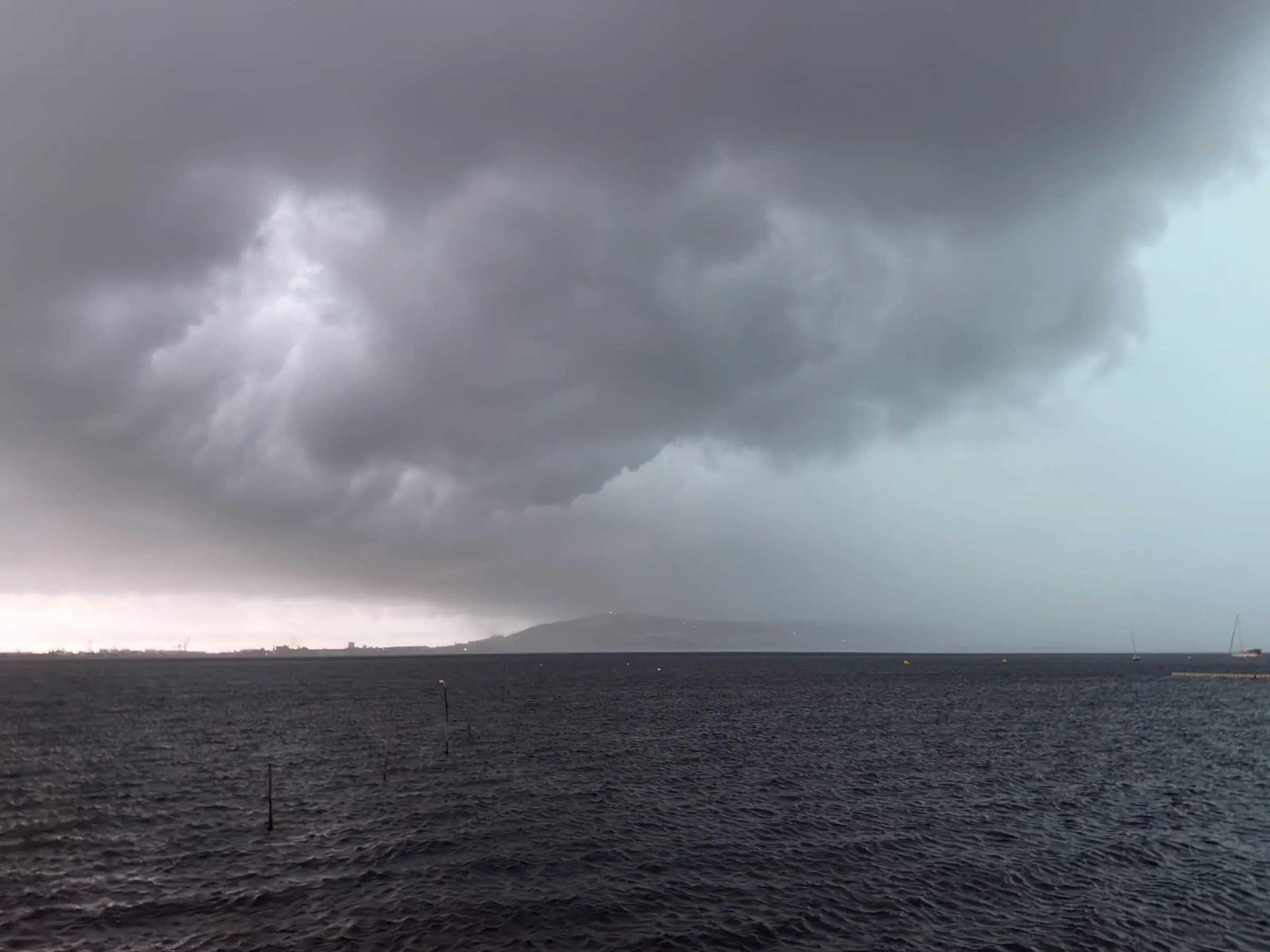 Tornade sur l’étang vers Sète